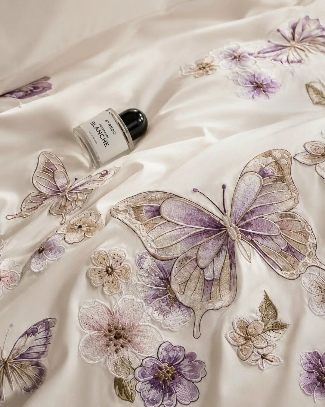 комплект постельного белья,постельное бельё,постельное белье blumarine с одеялом тенсель люкс (эффект 3d) айвори,постельное белье ,постельное белье blumarine