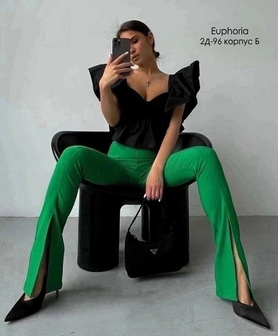 женские брюки клеш,брюки клеш с разрезом женские,модная одежда,брючные женские костюмы,брюки модные