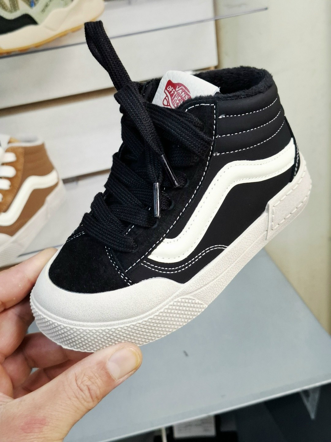 ,кроссовки vans,кеды vans,обуви,замшевые кроссовки