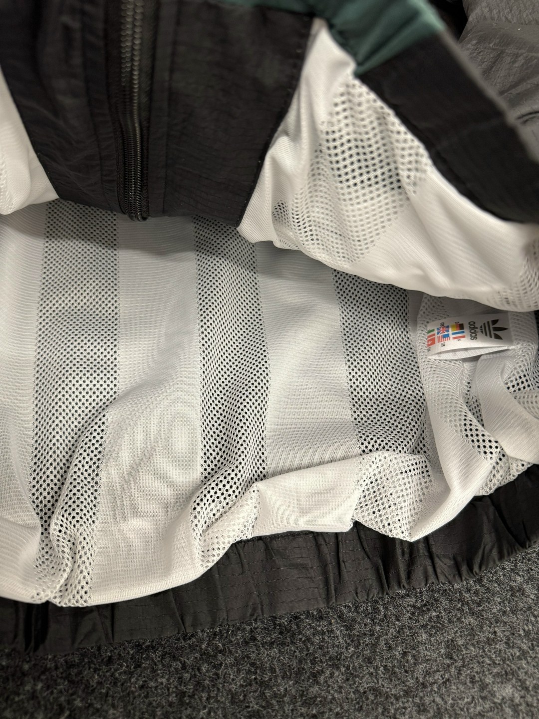 спортивный костюм adidas,спортивный костюм adidas 90х,костюм adidas 90 х,мужской спортивный костюм adidas,спортивный костюм adidas в стиле 90х