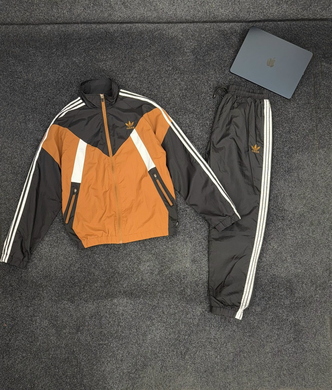 adidas спортивный костюм,спортивный костюм adidas 90х,костюм спортивный adidas originals,мужской спортивный костюм adidas,спортивный костюм adidas ретро