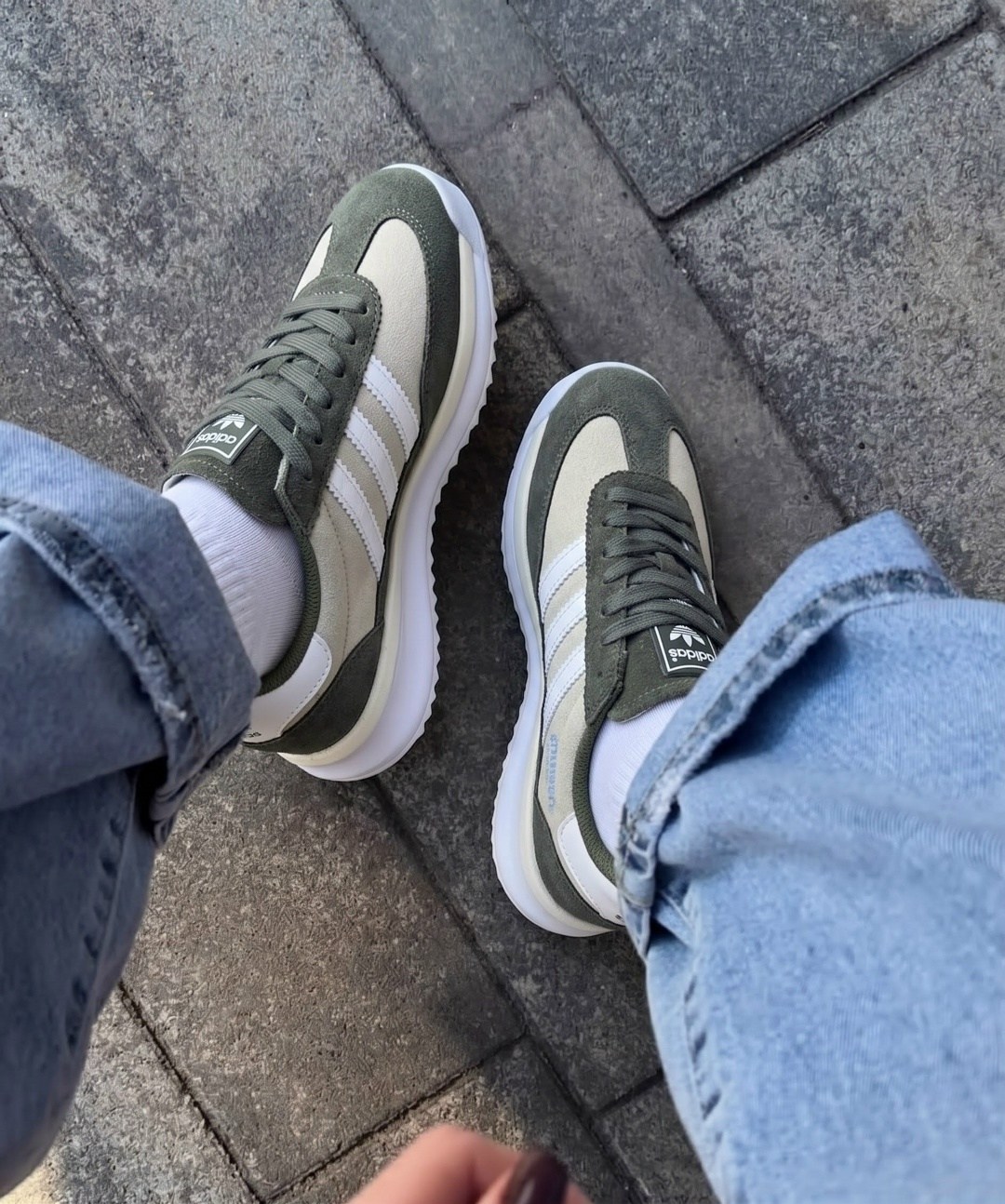 кроссовки adidas,,кроссовки женские adidas,кроссовки адидас,кроссовки adidas iniki