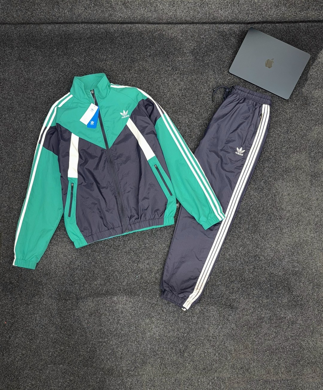 adidas спортивный костюм,спортивный костюм adidas 90х,костюм спортивный adidas originals,мужской спортивный костюм adidas,спортивный костюм adidas ретро