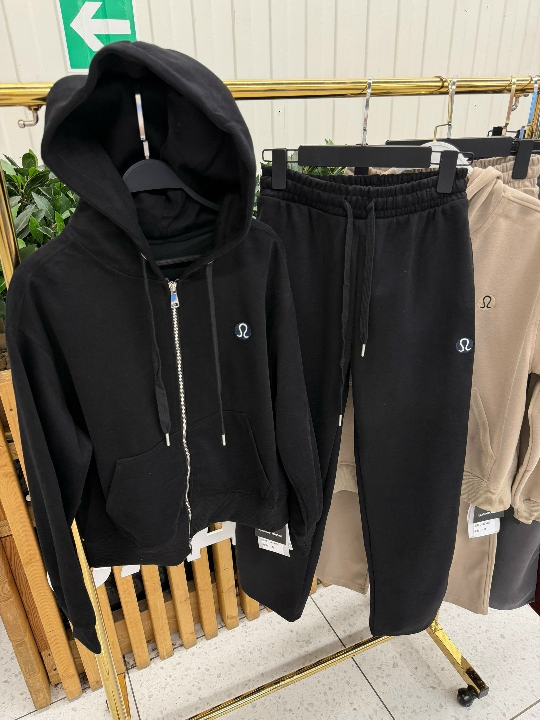 спортивный костюм,,одежда костюм,костюм двойка,женские костюмы