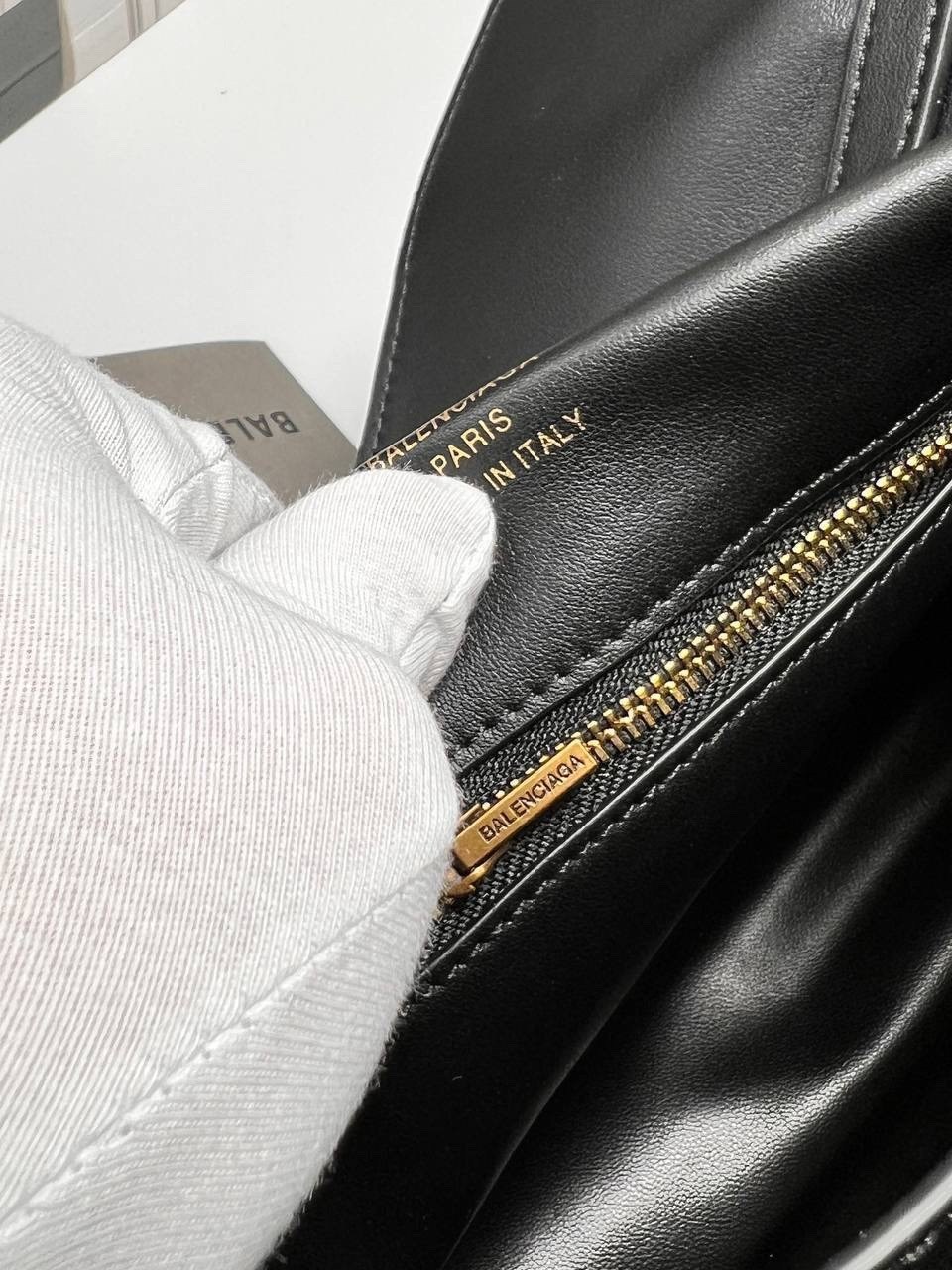 сумка balenciaga,баленсиага сумка женская,сумка баленсиага,balenciaga сумка женская,сумка баленсиага черная через плечо