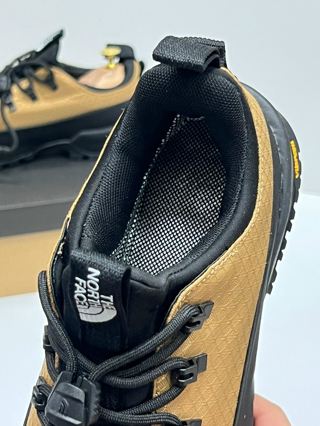 кроссовки мужские the north face,кроссовки the north face,кроссовки the north face glenclyffe gore-tex,,кроссовки the north face glenclyffe черного и бежевого цвета