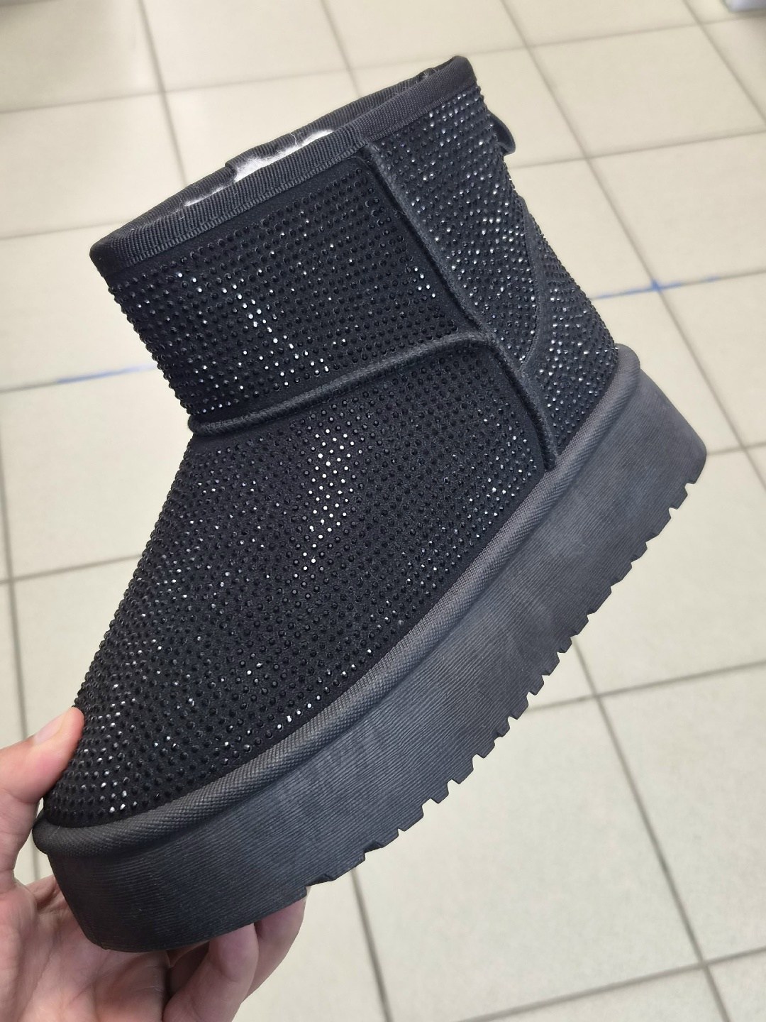 женские угги,угги,,женская зимняя ,модные угги