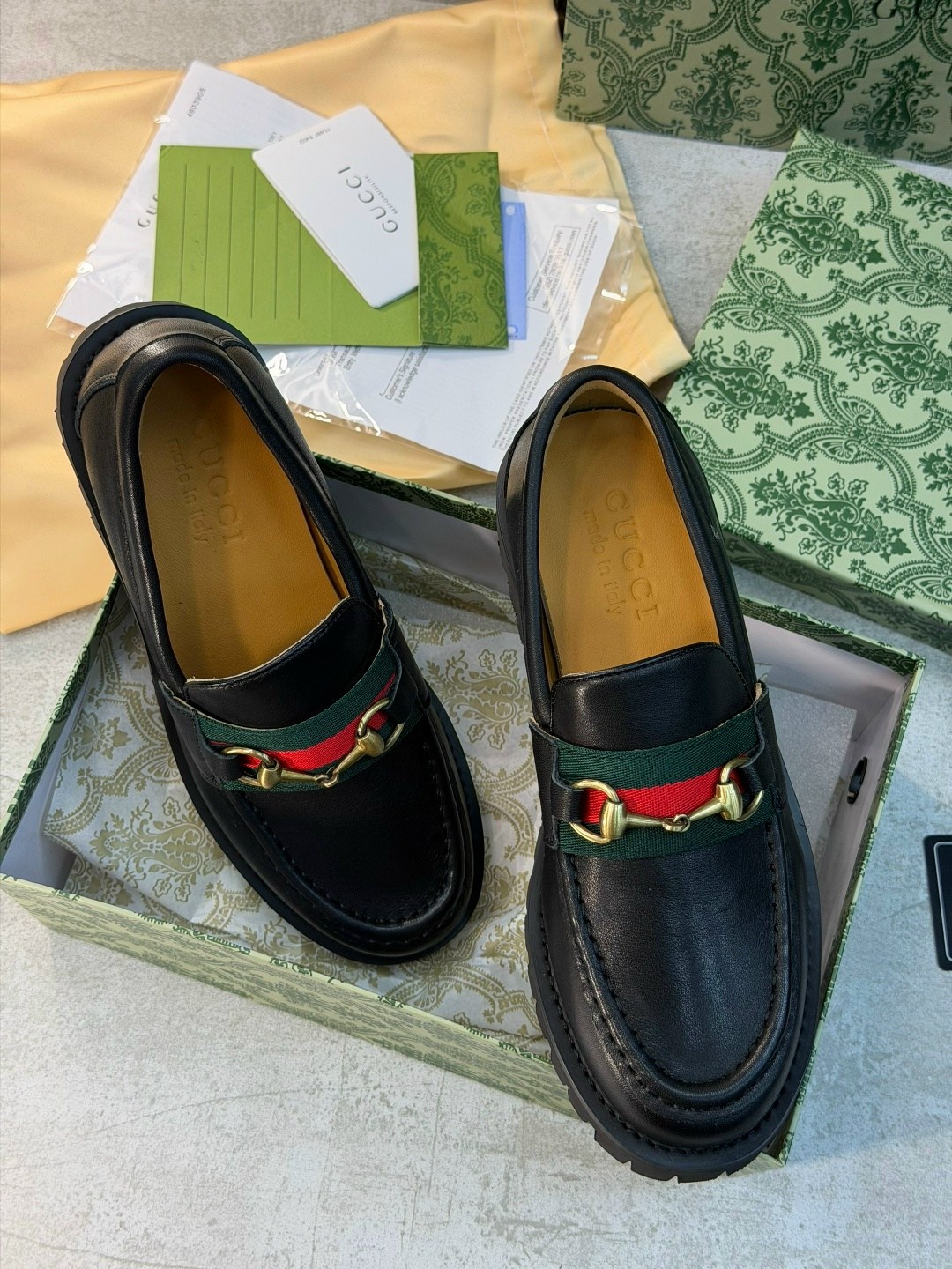 женские лоферы gucci,лоферы гуччи,лоферы gucci horsebit кожаные черные,лоферы gucci,лоферы гуччи подошва