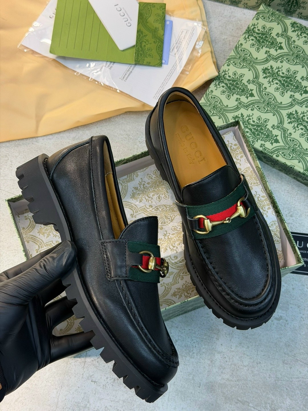 женские лоферы gucci,лоферы гуччи,лоферы gucci horsebit кожаные черные,лоферы gucci,лоферы гуччи подошва