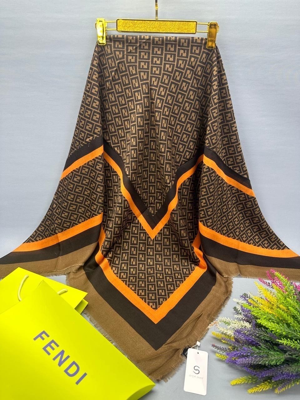 платок fendi,палантины fendi,кашемировый платок,брендовый женский платок fendi,женский платок