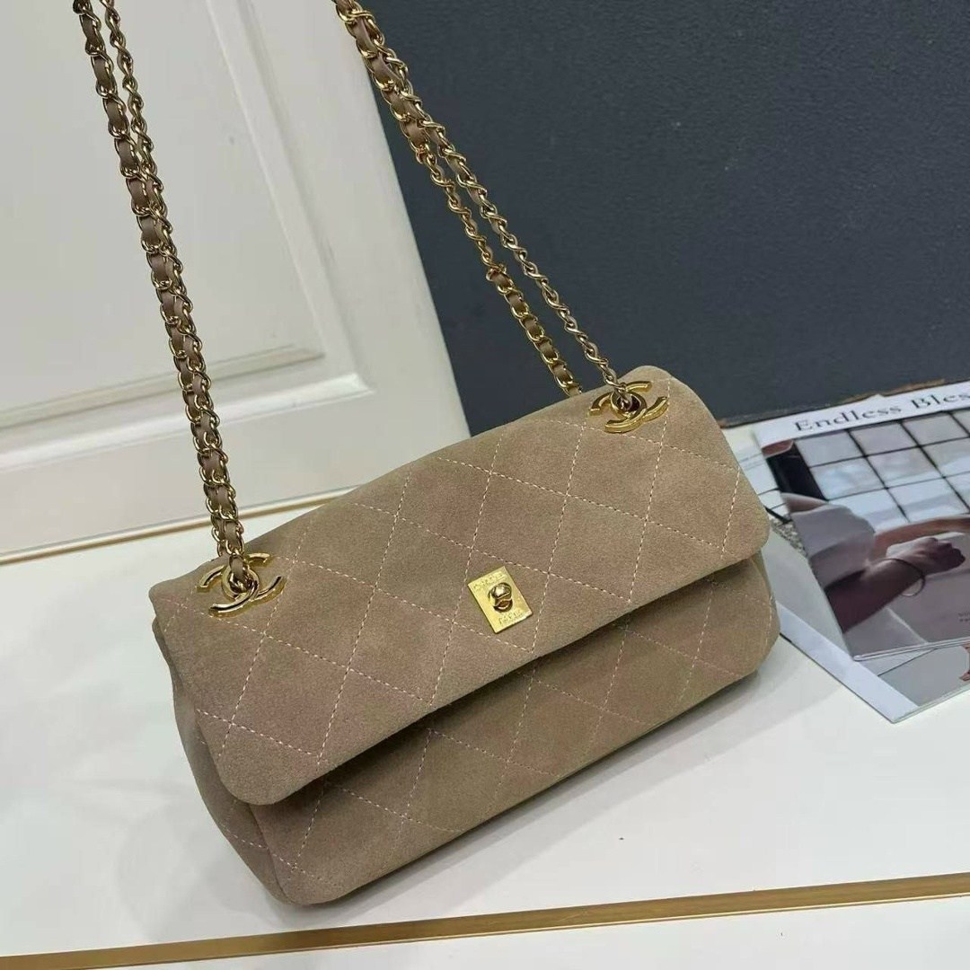 женская сумка chanel,сумка chanel,chanel brown suede mini classic flap,бархатная сумка chanel,сумка женская через плечо chanel