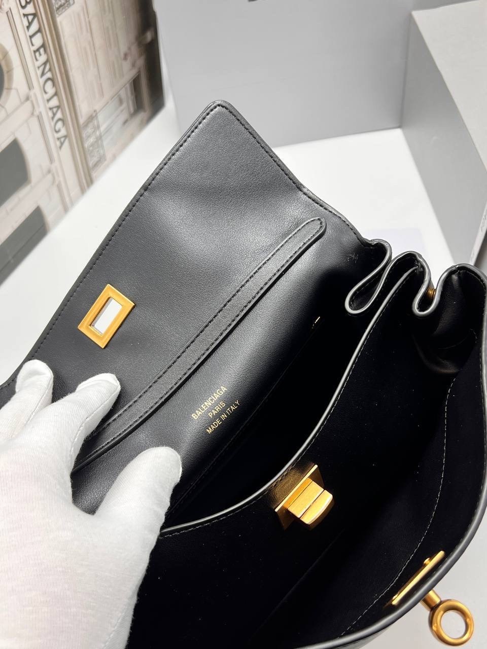 сумка balenciaga,баленсиага сумка женская,сумка баленсиага,balenciaga сумка женская,сумка баленсиага черная через плечо