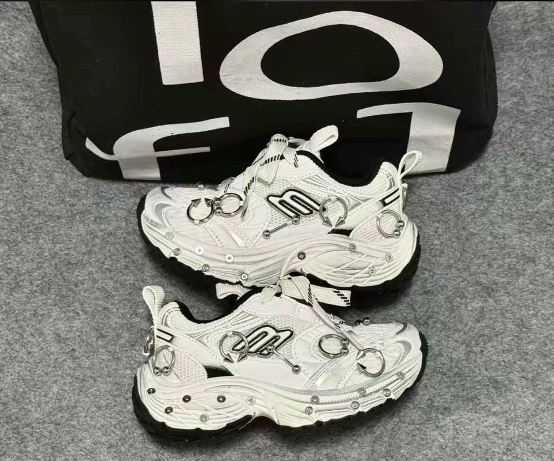кроссовки,модные кроссовки,женские кроссовки balenciaga,спортивная ,женские кроссовки