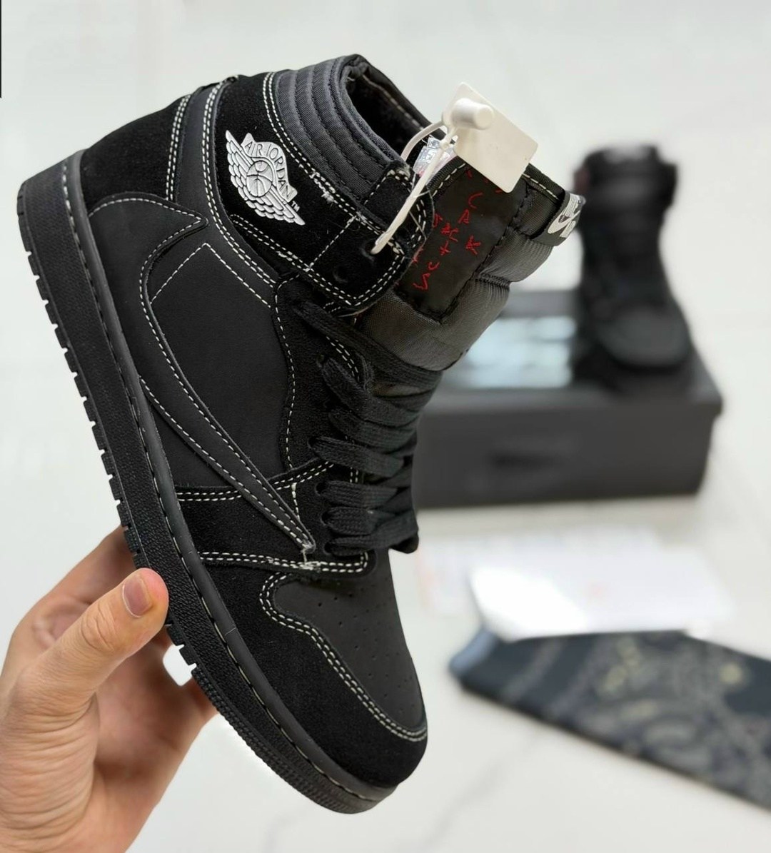 кроссовки nike travis scott x air jordan 1 high black phantom,jordan 1 travis scott black phantom,кроссовки travis scott x air jordan 1 high black,зимние кроссовки nike air jordan,кроссовки nike travi