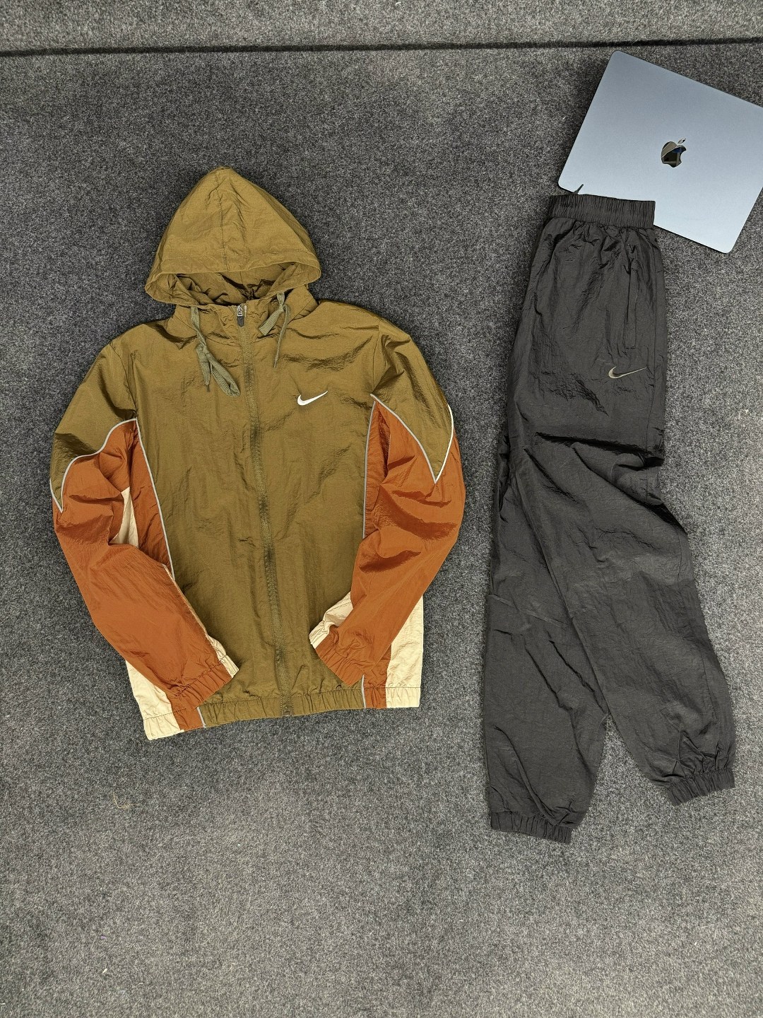 спортивный костюм nike плащевка,спортивные костюмы nike,костюм найк плащевка,спортивный костюм найк мужской,спортивный костюм плащевка