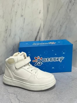 Кроссовки