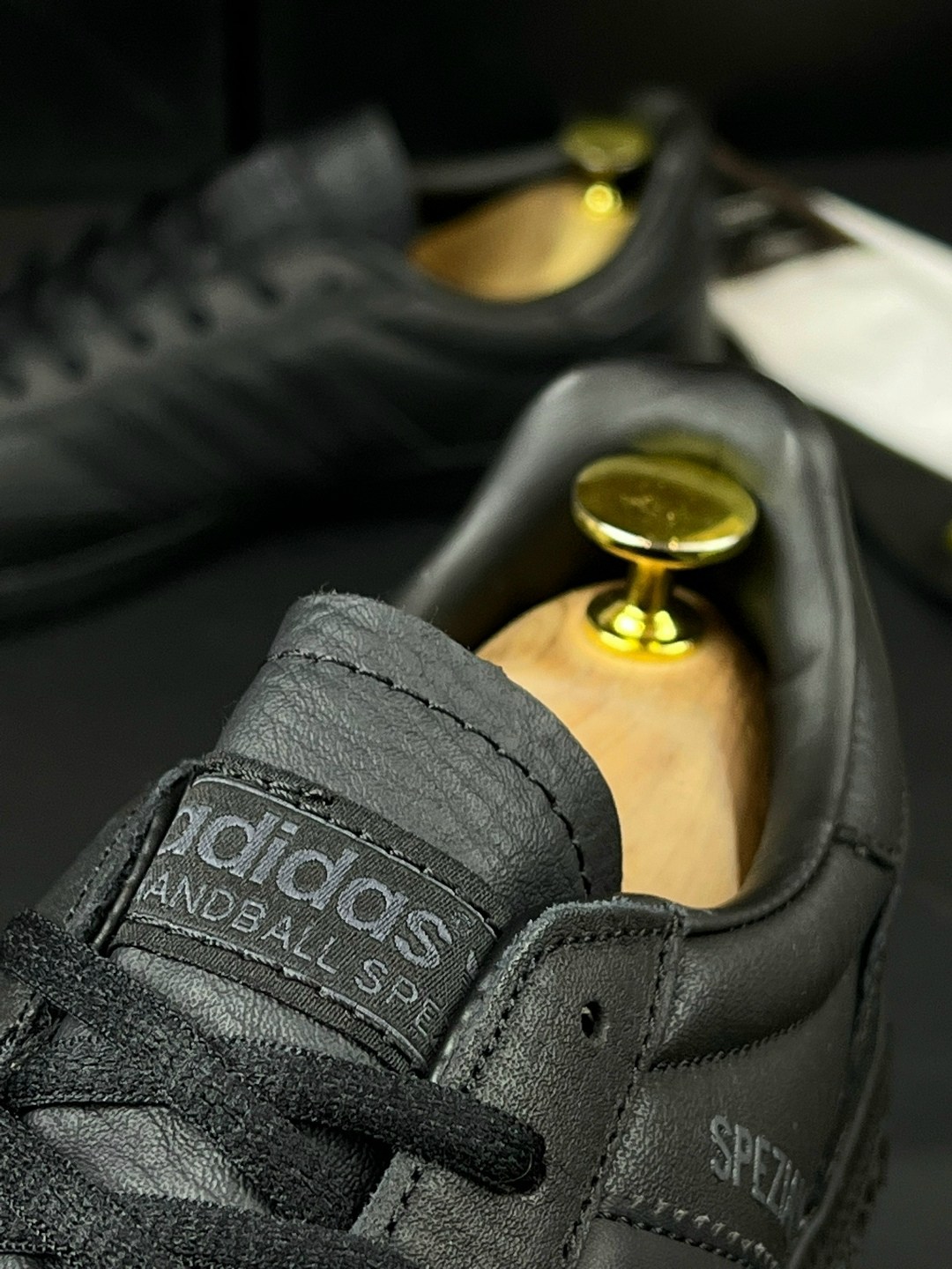 adidas gazelle черные кожаные,кроссовки adidas gazelle bb5497 мужские черные кожаные,кроссовки черные grand court adidas,adidas originals gazelle,мужские кроссовки adidas gazelle
