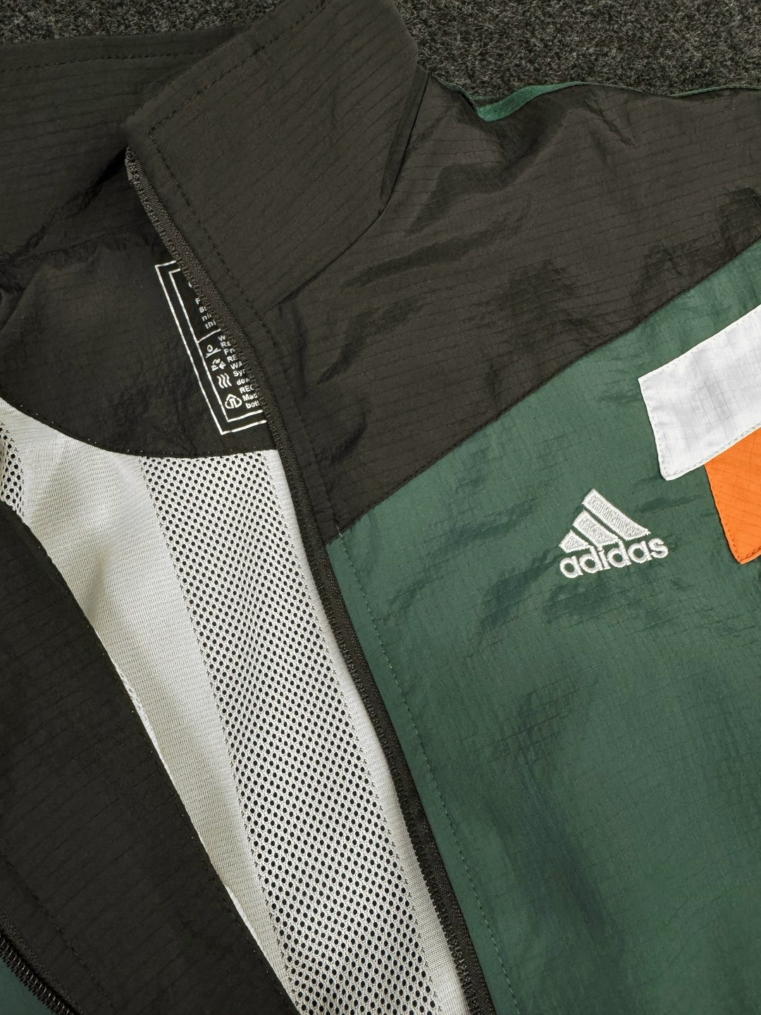 спортивный костюм adidas,спортивный костюм adidas 90х,костюм adidas 90 х,мужской спортивный костюм adidas,спортивный костюм adidas в стиле 90х