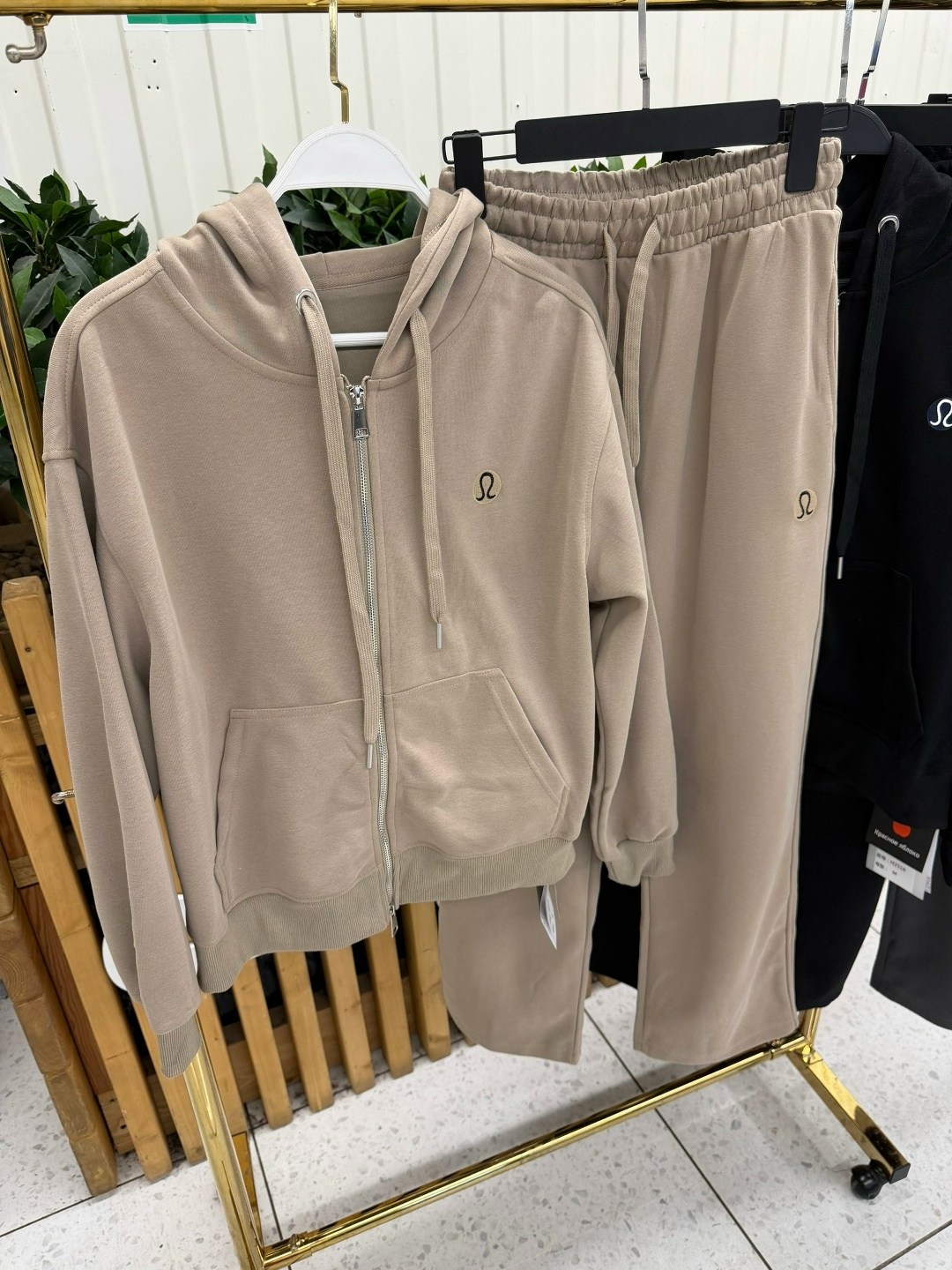 спортивный костюм,,одежда костюм,костюм двойка,женские костюмы