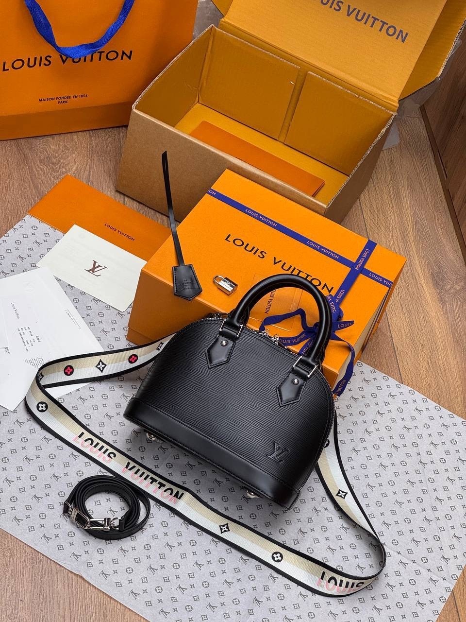 сумки,louis vuitton alma bb,сумка,сумка луи витон розовая,сумка женская louis vuitton
