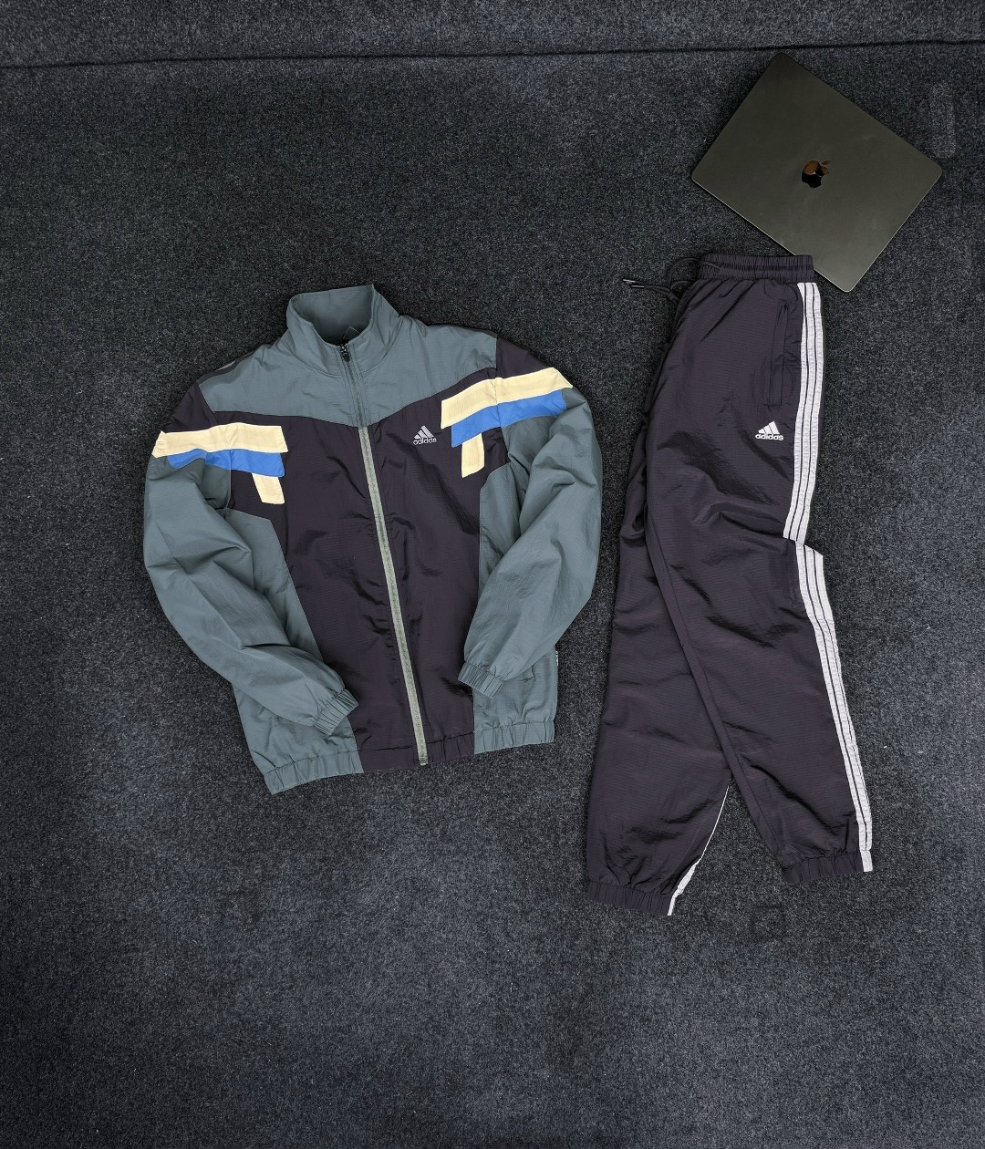 спортивный костюм adidas,спортивный костюм adidas 90х,костюм adidas 90 х,мужской спортивный костюм adidas,спортивный костюм adidas в стиле 90х