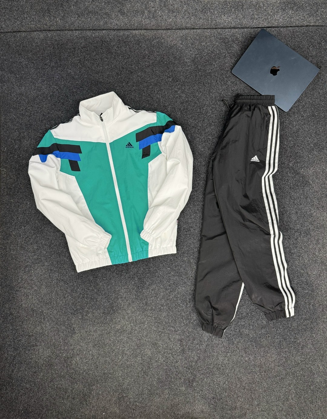 спортивный костюм adidas,спортивный костюм adidas 90х,костюм adidas 90 х,мужской спортивный костюм adidas,спортивный костюм adidas в стиле 90х