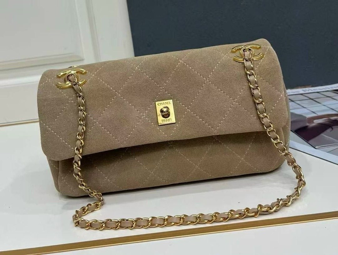 женская сумка chanel,сумка chanel,chanel brown suede mini classic flap,бархатная сумка chanel,сумка женская через плечо chanel
