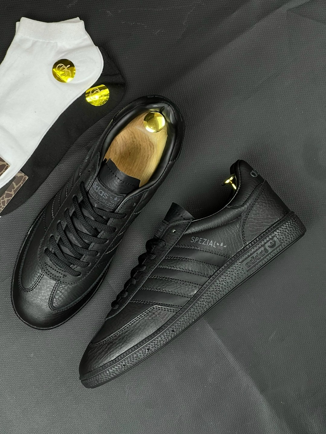 adidas gazelle черные кожаные,кроссовки adidas gazelle bb5497 мужские черные кожаные,кроссовки черные grand court adidas,adidas originals gazelle,мужские кроссовки adidas gazelle