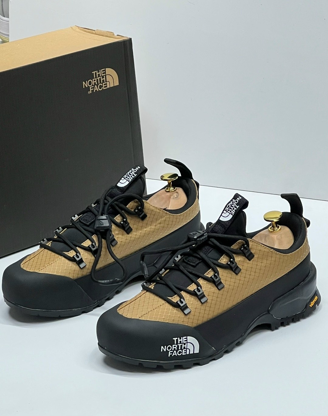 кроссовки мужские the north face,кроссовки the north face,кроссовки the north face glenclyffe gore-tex,,кроссовки the north face glenclyffe черного и бежевого цвета