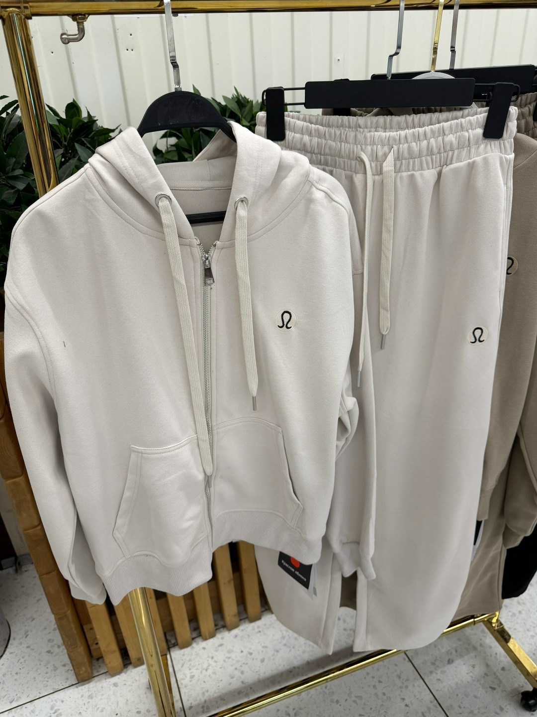 спортивный костюм,,одежда костюм,костюм двойка,женские костюмы