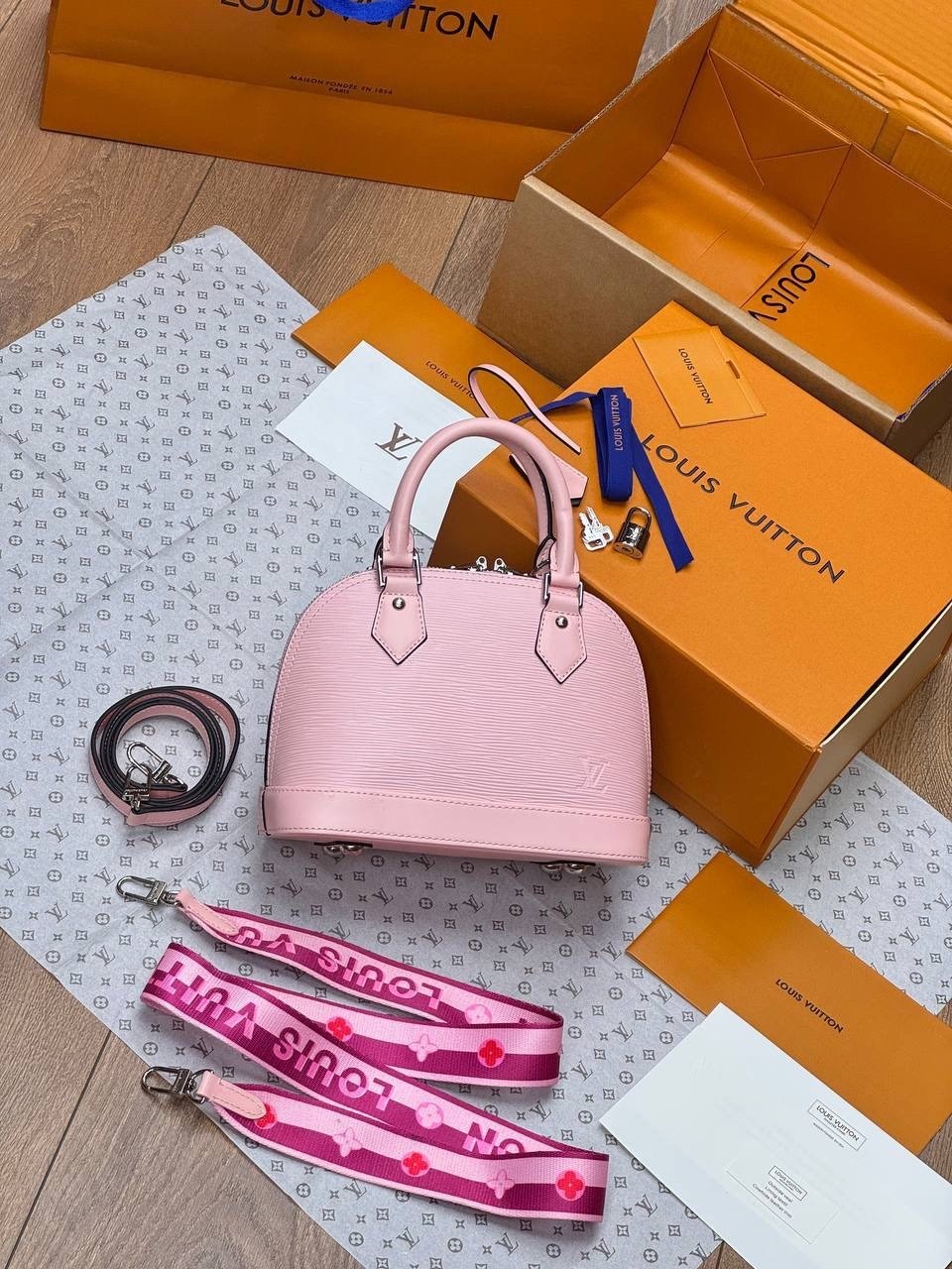 сумки,louis vuitton alma bb,сумка,сумка луи витон розовая,сумка женская louis vuitton