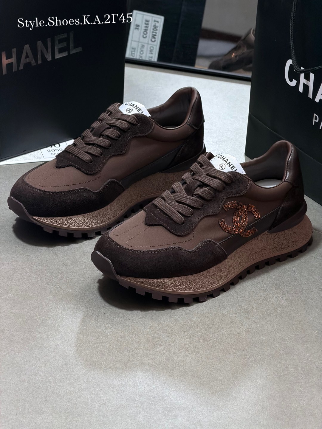 ,женские кроссовки,chanel кроссовки,модные кроссовки,брендовая