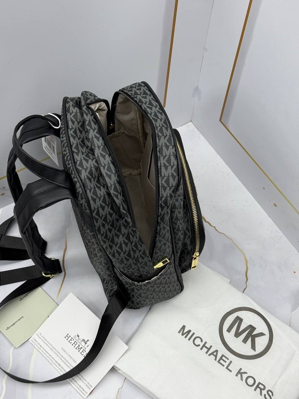 michael kors рюкзак michael kors,рюкзак michael kors женский,michael kors рюкзак,стильный рюкзак michael kors,сумка рюкзак michael kors