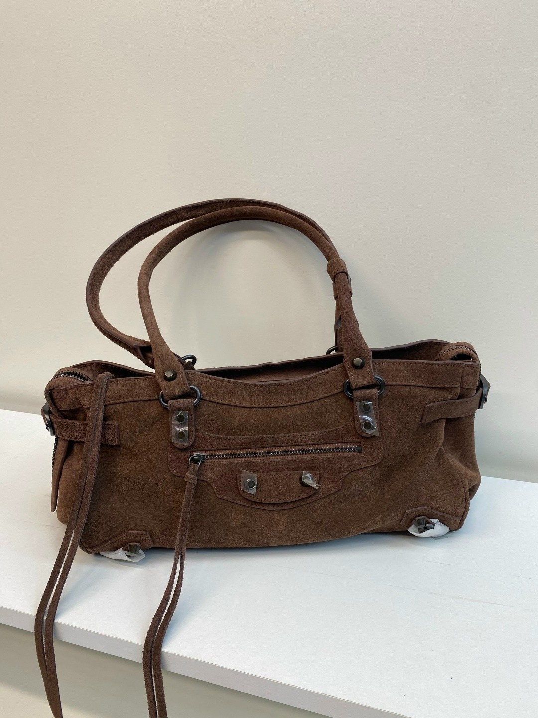 balenciaga city bag,balenciaga metallic edge suede city bag,сумка женская balenciaga,сумка balenciaga,сумка женская замшевая