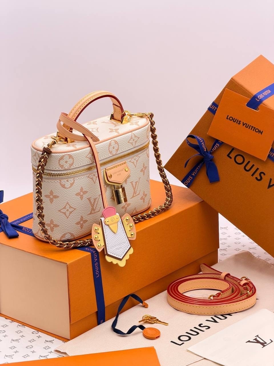сумкa louis vuitton,louis vuitton женская сумка,louis vuitton сумка на плечо,модная сумка,сумки луи виттон