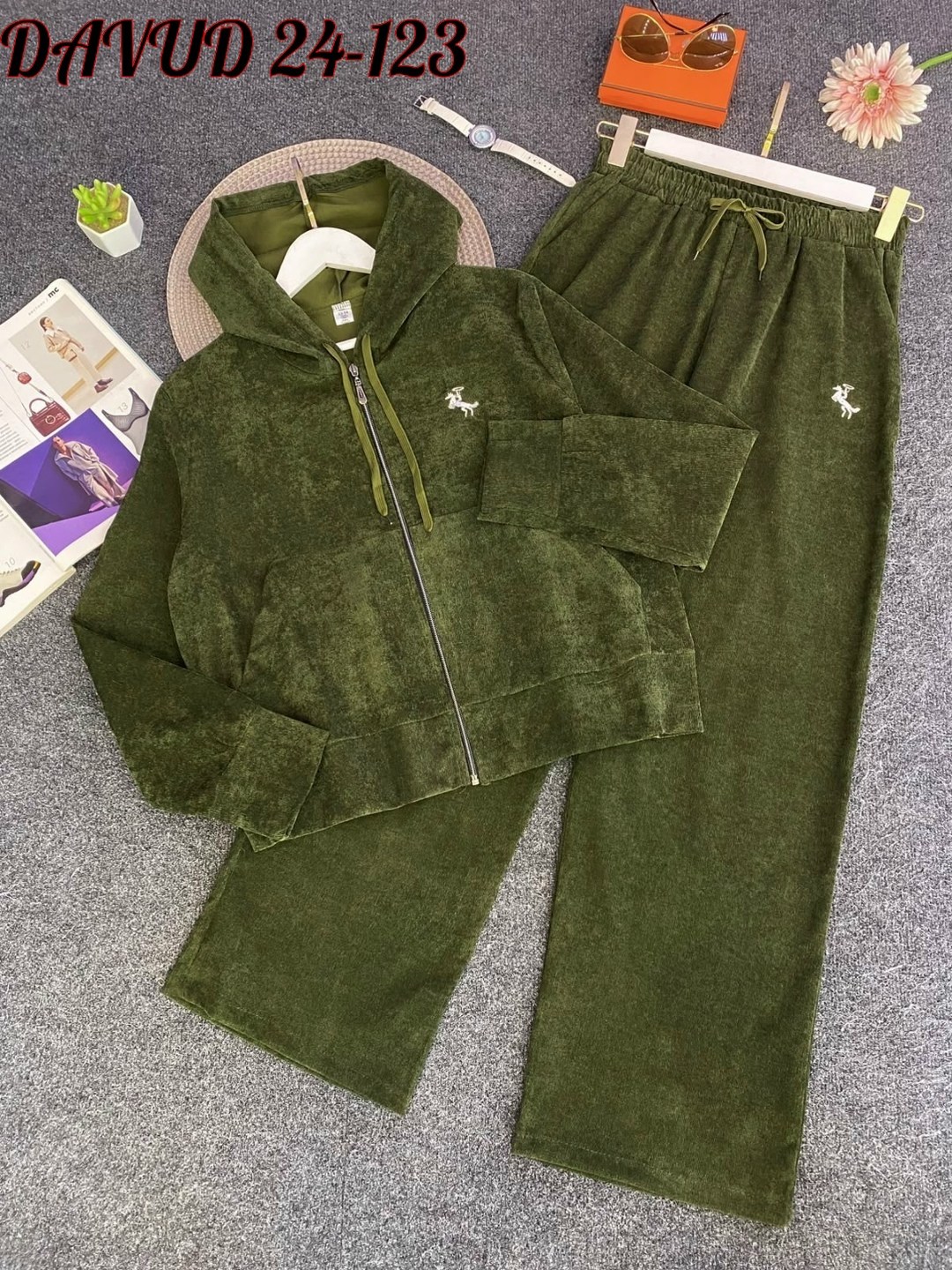 костюм велюровый больших размеров granat fashion,костюм велюр женский,велюровый костюм,костюм спортивный из велюрчика 54,костюм женский велюровый