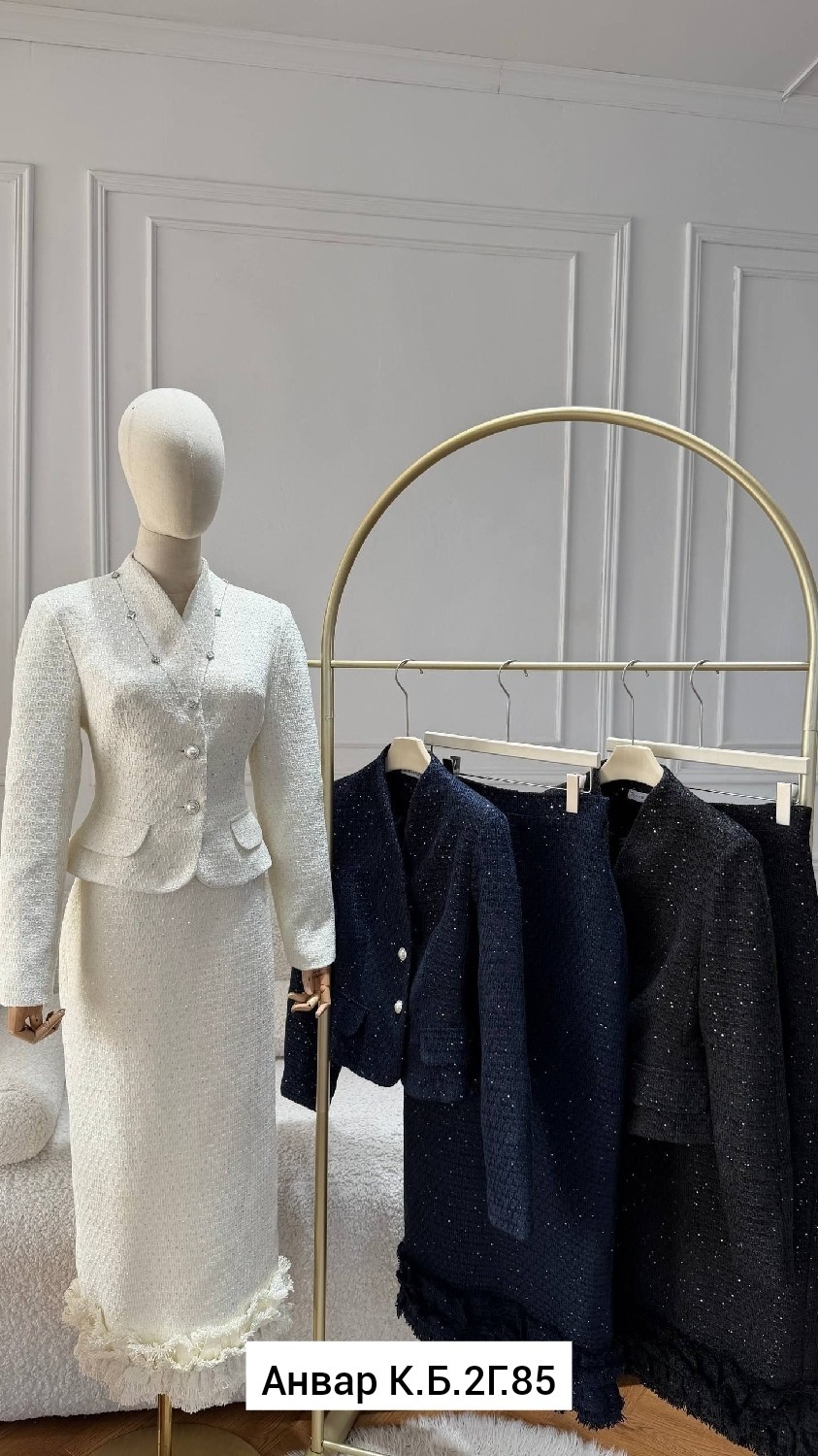 костюм в стиле шанель,костюм из белого букле illi tweed&jacket,твидовый костюм,костюм с юбкой,костюм с юбкой твид