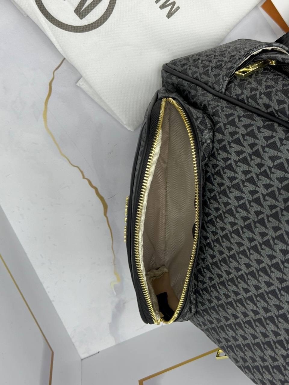 michael kors рюкзак michael kors,рюкзак michael kors женский,michael kors рюкзак,стильный рюкзак michael kors,сумка рюкзак michael kors