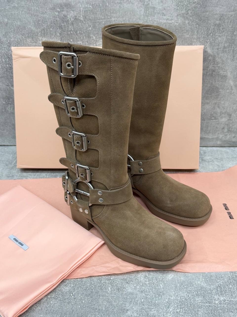 сапоги miu miu,женские сапоги,,сапоги модные,замшевые сапоги