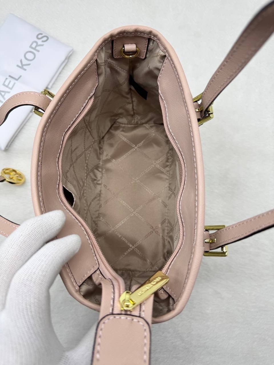 сумка michael kors,michael kors сумка на плечо,michael kors jet set travel,женская сумка,сумка шоппер michael kors