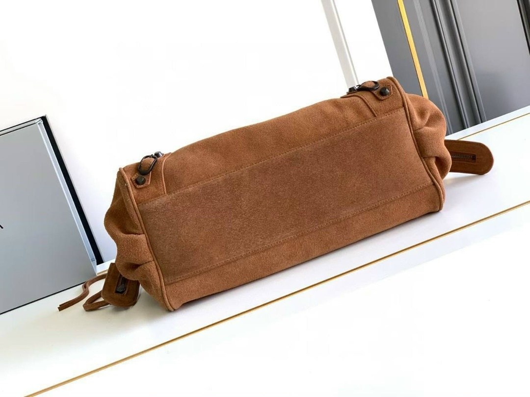 balenciaga city bag,balenciaga metallic edge suede city bag,сумка женская balenciaga,сумка balenciaga,сумка женская замшевая