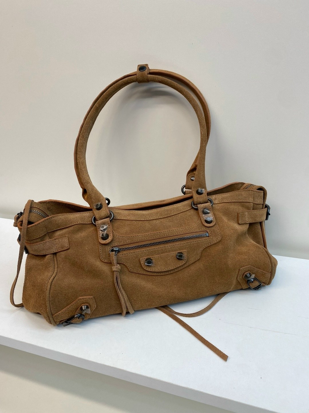 balenciaga city bag,balenciaga metallic edge suede city bag,сумка женская balenciaga,сумка balenciaga,сумка женская замшевая