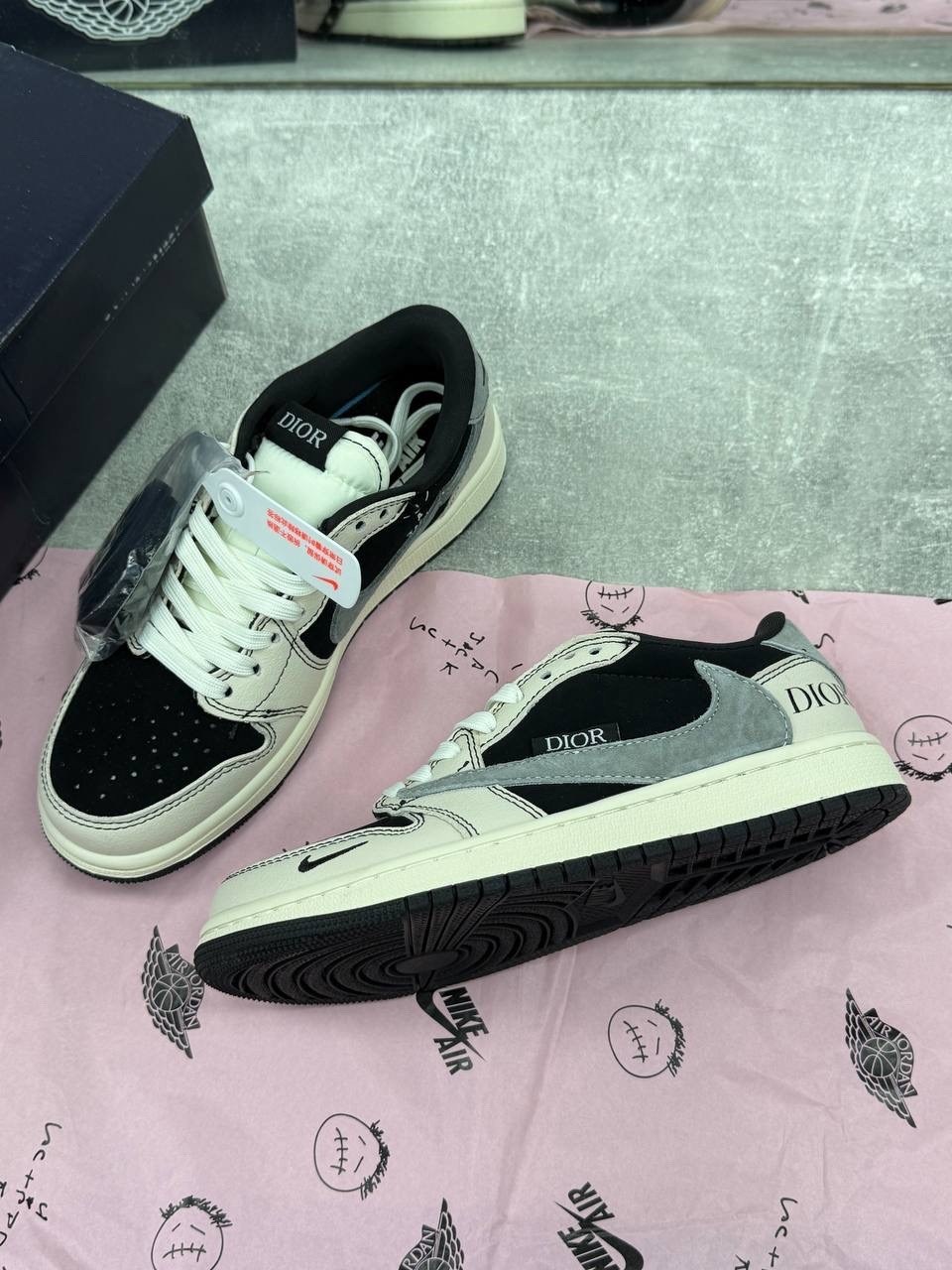 nike air jordan 1 low dior grey/white,кроссовки travis scott x air jordan 1 low x dior nike,nike air jordan 1 low dior,кроссовки travis scott x air jordan 1 low,кроссовки