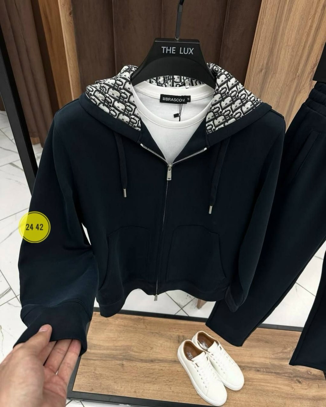 спортивный костюм brunello cucinelli,костюм спортивный,мужские спортивные костюмы,мужской спортивный костюм brunello cucinelli,мужская мода