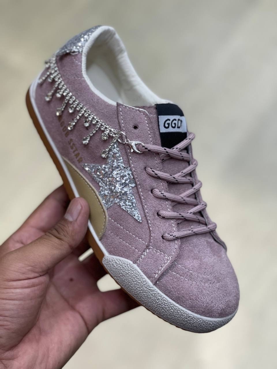 ,женские кроссовки,женская ,обуви,кроссовки golden goose
