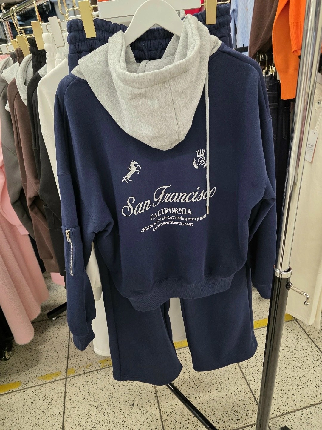 спортивные костюмы женские,костюм женский на флисе,костюм спортивный,костюм на флисе,cпортивный костюм женский на флисе