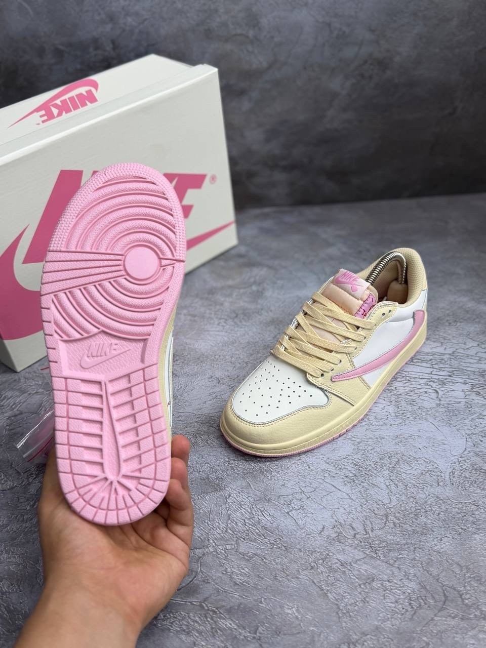 travis scott x air jordan 1 low sail/shy pink,nike air jordan 1 low x travis scott,кроссовки nike air jordan 1 travis scott,nike air jordan 1 low x travis scott sail shy pink,кроссовки air jordan 1