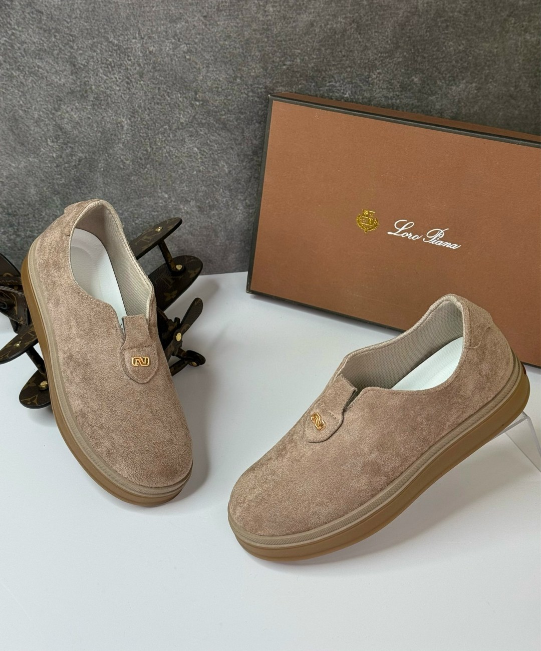 лоферы из натуральной замши loro piana premium shoes,,лоферы loro piana,лоферы женские из натуральной замши,лоферы женские замшевые бежевые