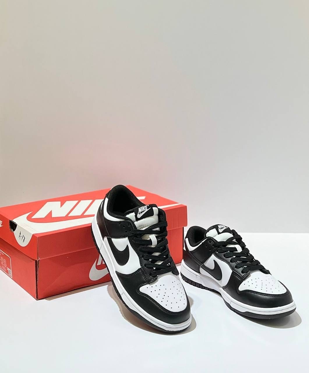 nike dunk low black white,nike dunk low retro white black panda (2026),nike dunk low panda,nike dunk low,кроссовки nike sb dunk low
