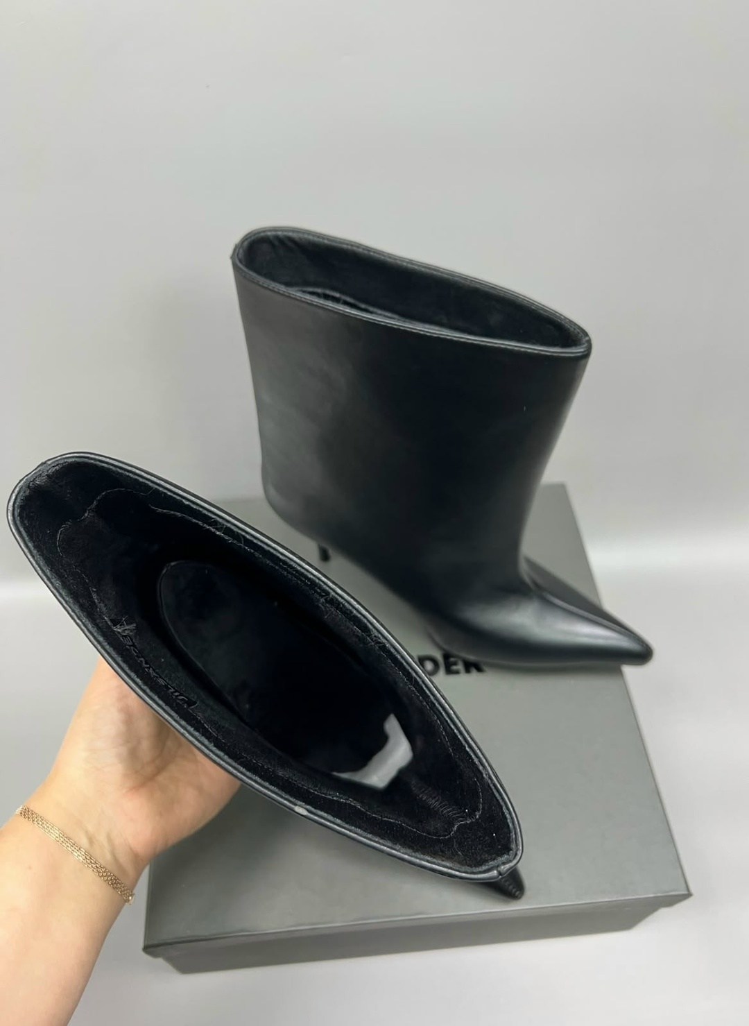 экю 90 кожаные ботильоны saint laurent нуар,balenciaga ботильоны,кожаные ботильоны,ботильоны женские,женские ботильоны celine